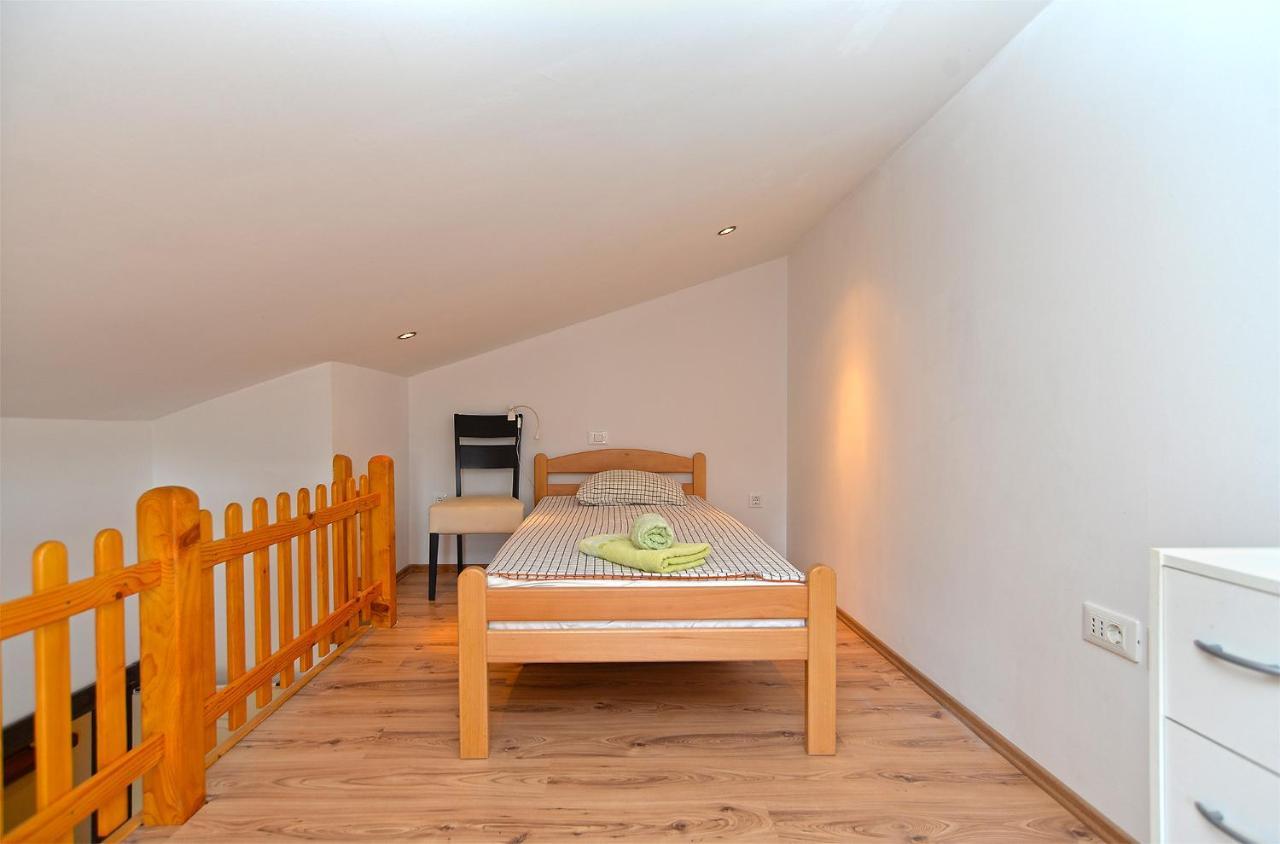 Apartment Rovinjsko Selo 2275 Exteriör bild